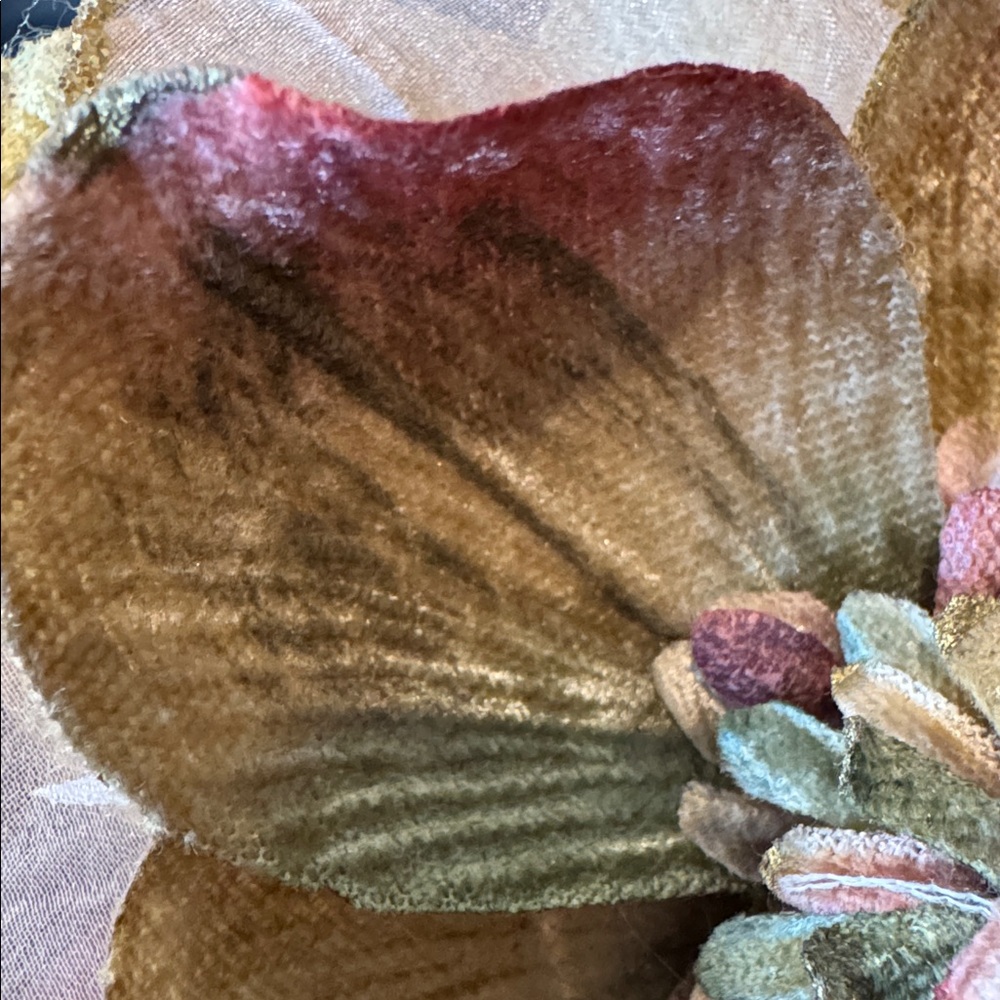 Beautiful Vintage Multicolor Floral Brooch - Picture 9 of 10